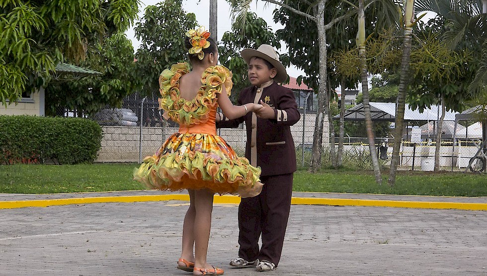 Traditional dance from the Caño Limon area - culture. Photo: ANH
