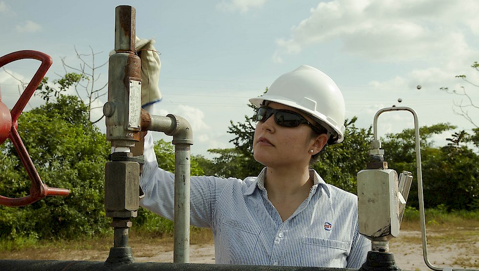 An Engineer at Caño Limon. Photo: ANH