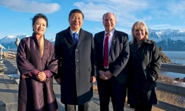 Chinese President Xi Jinping, First Lady Peng Liyuan, Alaskan Gov. Bill Walker and First Lady Donna Walker at Beluga Point. Photo: Office of the Governor